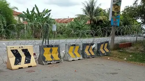 不离。不弃 Not Abandoned